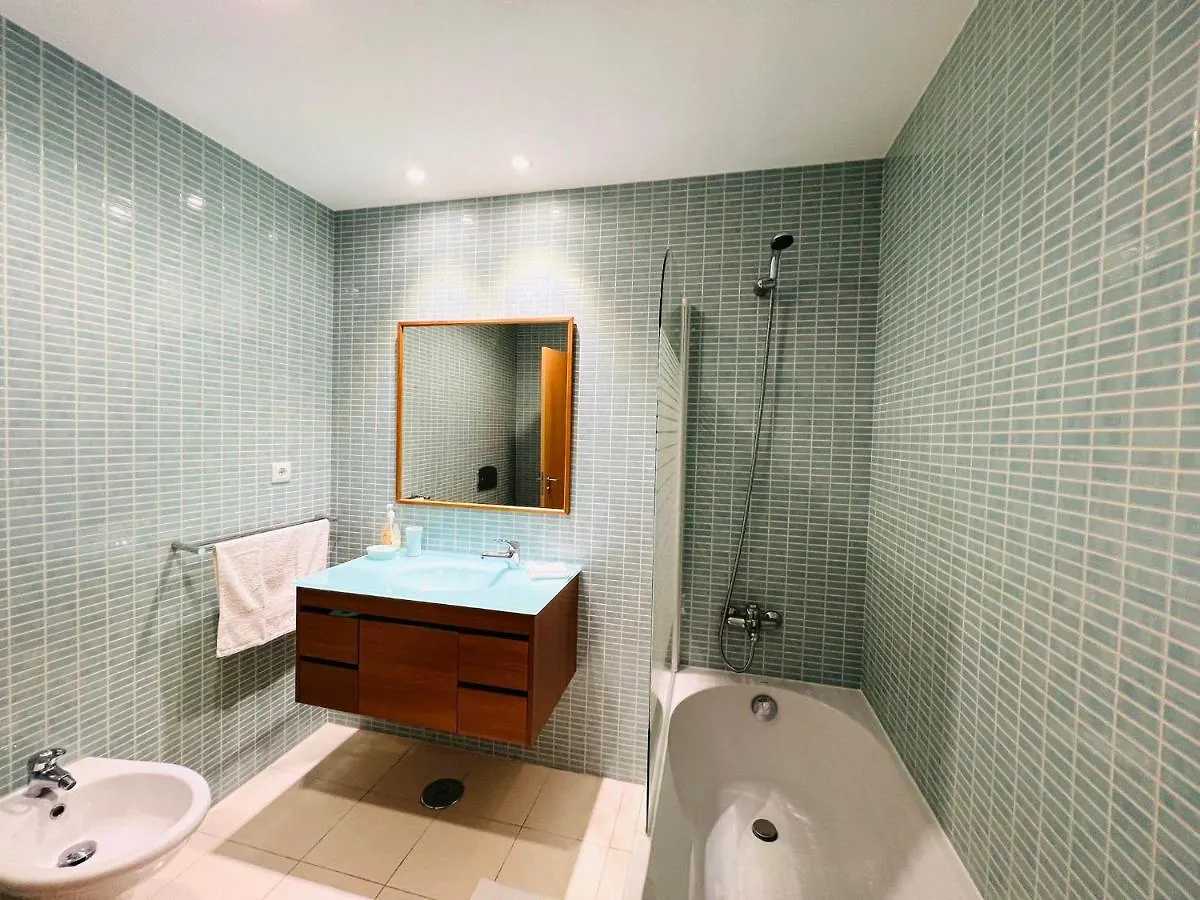 Luxurious 2 Bedroom Marina Village Apartment Olhao