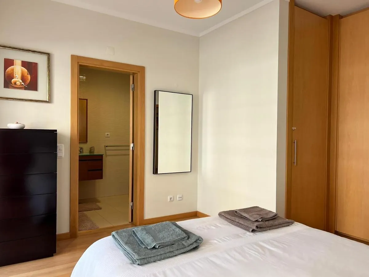 Luxurious 2 Bedroom Marina Village Apartment Olhao